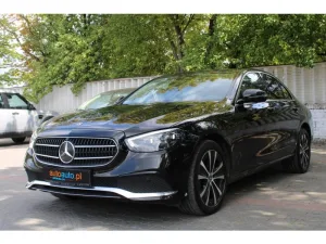 Mercedes E CLASS 2020 prod. / 2020 1rej. E 300 de 4MATIC! Bezwypadkowy! Kupiony w polskim salonie! I rej 12/20! VAT 23%!