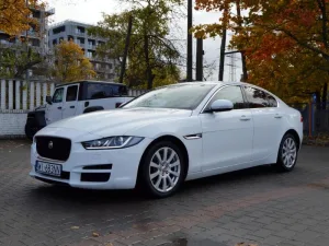 Jaguar XE 2018 prod. / 2019 1rej. PRESTIGE / PAKIET WINTER / SALON PL / SERWISOWANY