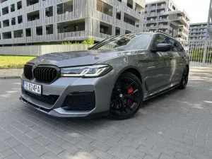 BMW SERIA 5 2022 prod. Bezwypadkowy! Kupiony w polskim salonie! Serwisowany! VAT 23%! 12/2022! M pakiet! xDrive!